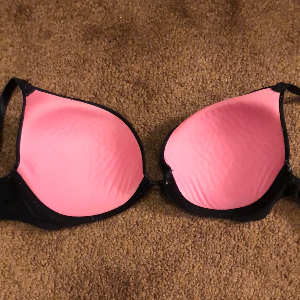 ❌SOLD❌ Victoria’s Secret PINK 32C Push Up Bra